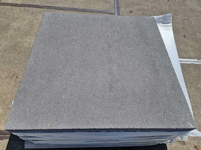 Tuintegels van beton (ca. 40m²) - afbeelding 3 van  3