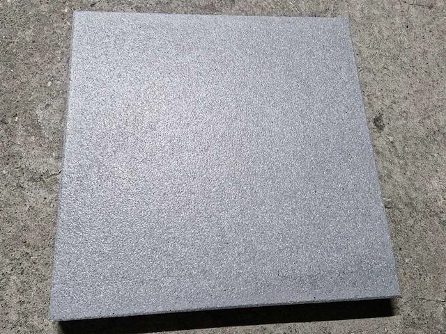 Tuintegels van beton (ca. 4.5m²) - afbeelding 1 van  1