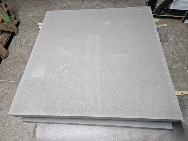 Tuintegels van beton (ca. 4m²) - afbeelding 1 van  1