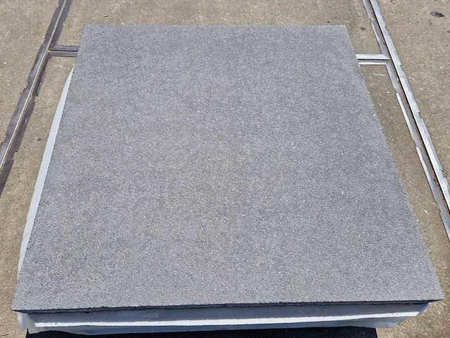 Tuintegels van beton (ca. 53m²) - afbeelding 1 van  2
