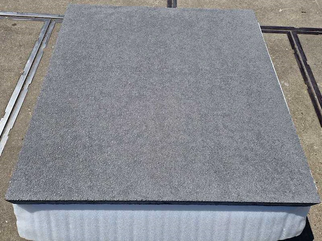 Tuintegels van beton (ca. 53m²) - afbeelding 2 van  2