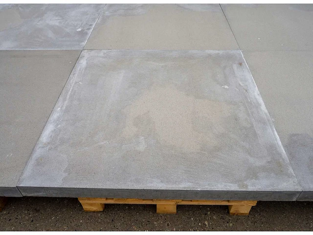 Tuintegels van beton (ca. 5.7m²) - afbeelding 1 van  1