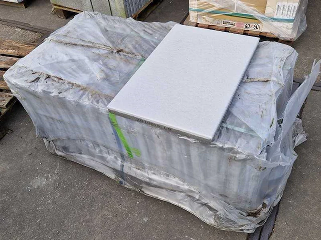 Tuintegels van beton (ca. 6.7m²) - afbeelding 1 van  2