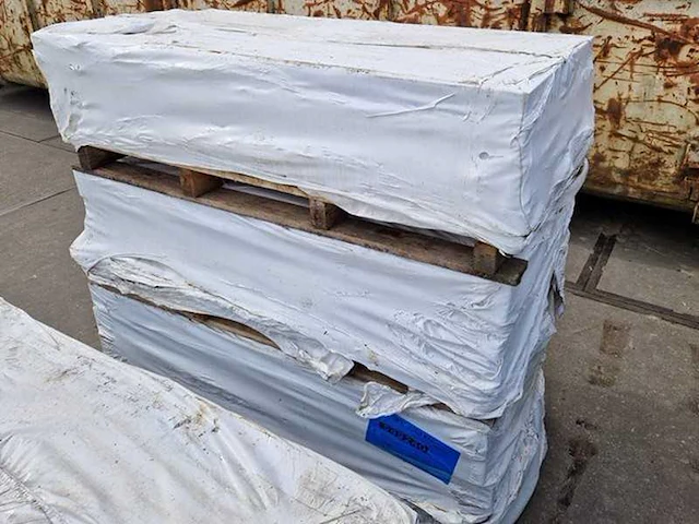 Tuintegels van beton (ca.15.1m²) - afbeelding 1 van  3