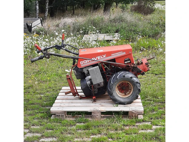 Tuintrekker met diverse werktuigen, gravely - afbeelding 16 van  21