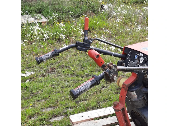 Tuintrekker met diverse werktuigen, gravely - afbeelding 18 van  21