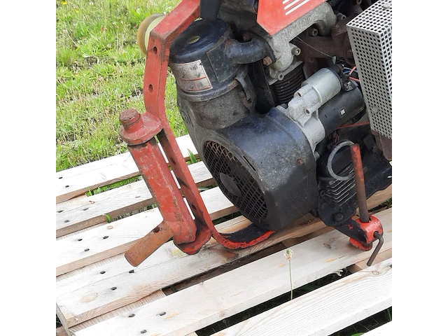 Tuintrekker met diverse werktuigen, gravely - afbeelding 20 van  21