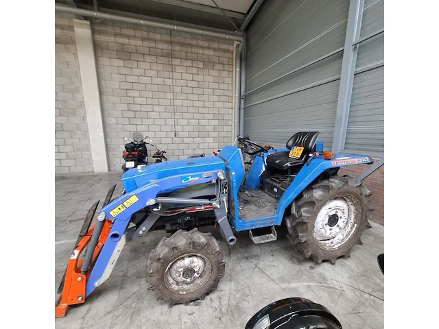 Tuintrekker met voorlader, iseki, landleader 247 - afbeelding 19 van  20