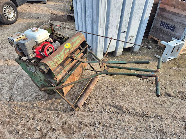 Tuinwals met honda motor - afbeelding 1 van  4