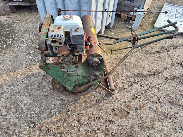 Tuinwals met honda motor - afbeelding 2 van  4