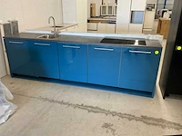 Tulp recht opgestelde keuken met vaatwasser inductieplaat en koel vries combinatie - afbeelding 18 van  29