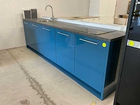 Tulp recht opgestelde keuken met vaatwasser inductieplaat en koel vries combinatie - afbeelding 26 van  29