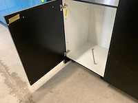 Tulp recht opgestelde keuken met vaatwasser inductieplaat en koel vries combinatie - afbeelding 27 van  29