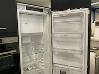 Tulp recht opgestelde keuken met vaatwasser inductieplaat en koel vries combinatie - afbeelding 28 van  29