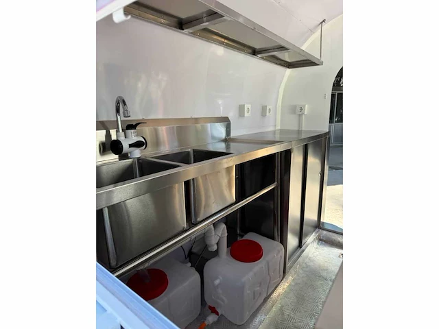 Tune - 2024 - pst-tn20 - groene foodtrailer - afbeelding 7 van  30