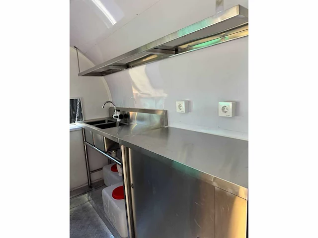 Tune - 2024 - pst-tn20 - groene foodtrailer - afbeelding 14 van  30
