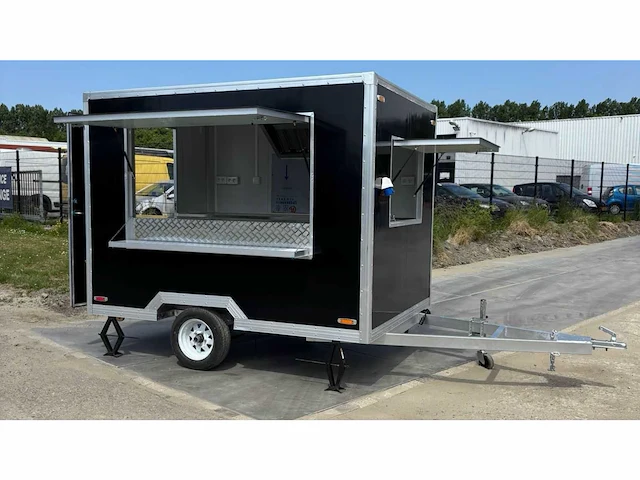 Tune - 2025 - pst-tn60 - foodtrailer - afbeelding 1 van  21
