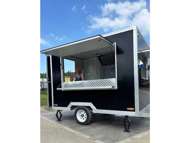 Tune - 2025 - pst-tn60 - foodtrailer - afbeelding 18 van  21