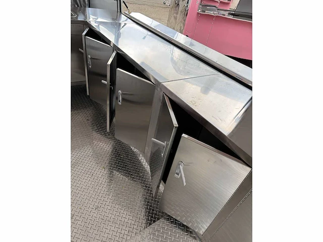 Tune - 2025 - xxl - food cart e-j - foodtrailer - afbeelding 16 van  21