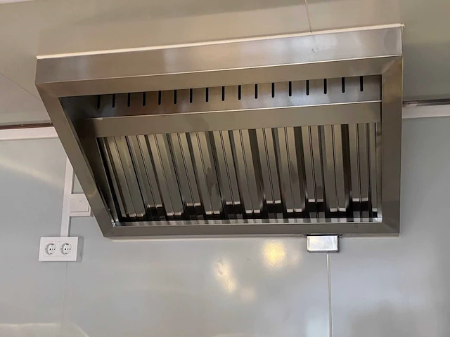 Tune - box - food truck - 2025 - afbeelding 7 van  24