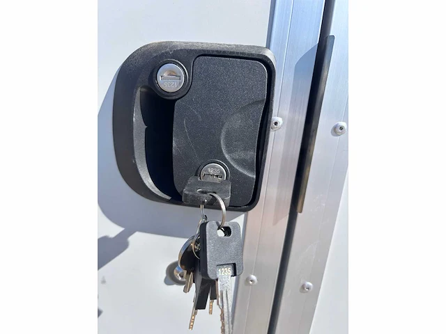 Tune - box - food truck - 2025 - afbeelding 8 van  24