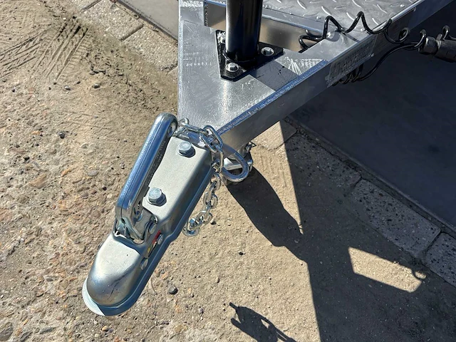 Tune - box - food truck - 2025 - afbeelding 9 van  24