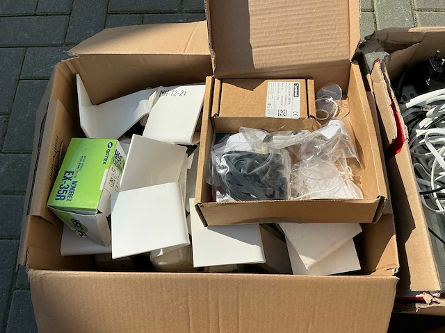 Tunstall 4000+ alarmeringssysteem met diverse toebehoren - afbeelding 4 van  7