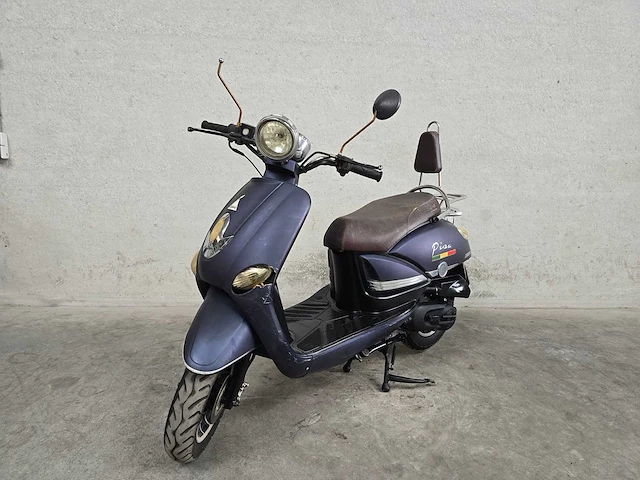 Turbho - pisa - 4t - scooter voor onderdelen - afbeelding 3 van  7
