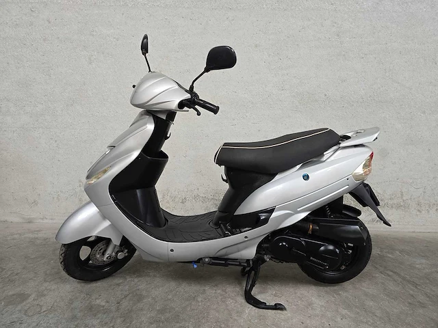 Turbho - snorscooter - cs-50 - 4t 25km uitvoering dnh96g - afbeelding 1 van  7