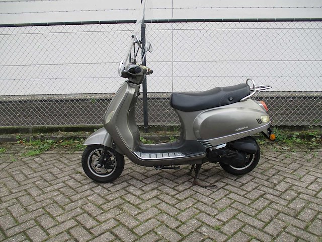 Turbho - snorscooter - rl-50 riva - scooter - afbeelding 1 van  11