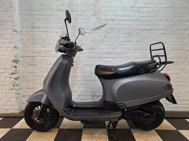 Turbho rl-50 25 km snorscooter 4takt - afbeelding 1 van  7