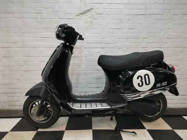 Turbho rl50 25 km snorscooter 4takt - afbeelding 1 van  7