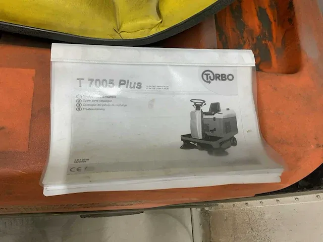 Turbo t7005 plus zelfrijdende veegmachine - afbeelding 6 van  9