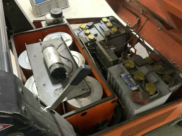 Turbo t7005 plus zelfrijdende veegmachine - afbeelding 8 van  9
