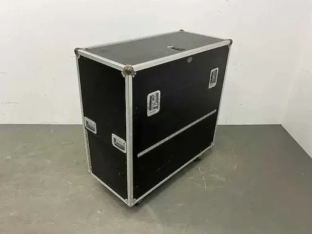 Turbosound - mobiele flightcase met 4 speakers - afbeelding 8 van  8