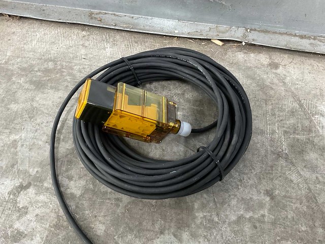 Turck ni35-cp40-vp4x2/s369-f inductieve sensor 30m (2x) - afbeelding 1 van  8