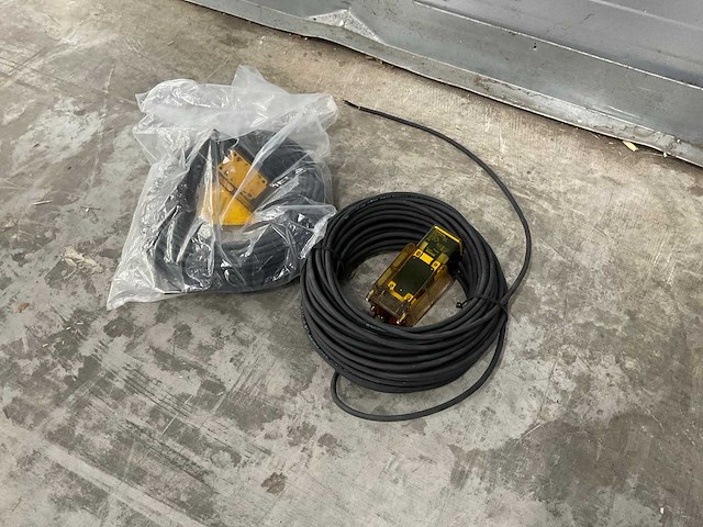 Turck ni35-cp40-vp4x2/s369-f inductieve sensor 30m (2x) - afbeelding 8 van  8