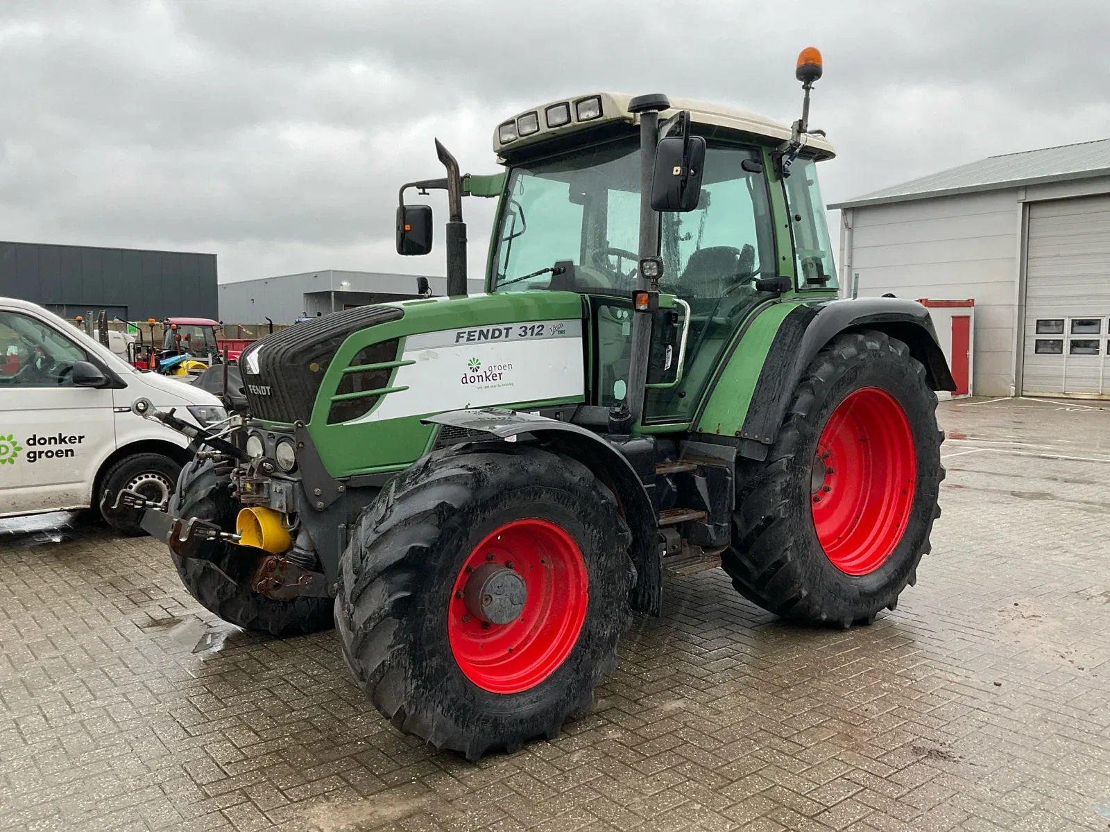 Turf tuin en parkmachines, aanhangwagens, bedrijfswagens hoveniersbedrijf