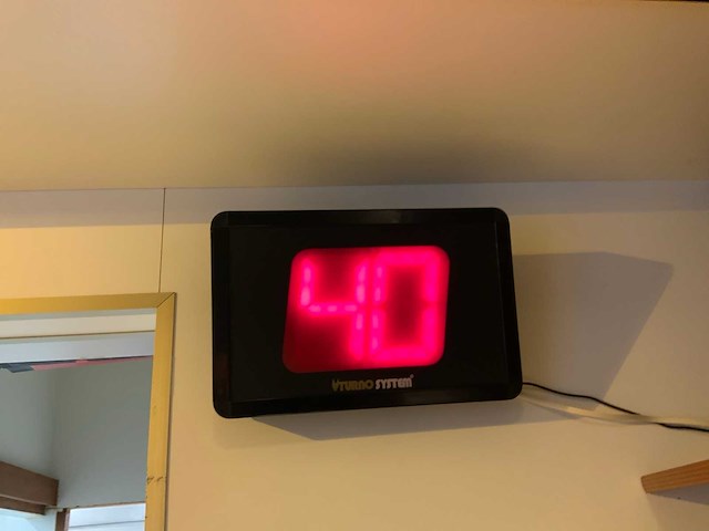 Turno system digitaal klanten nummerbord met bedieningspaneel - afbeelding 5 van  5