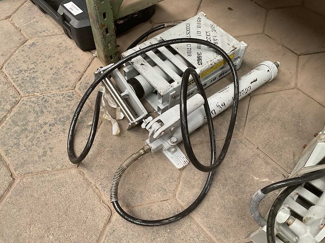 Tuxco hydraulic tire constrictor - afbeelding 3 van  3