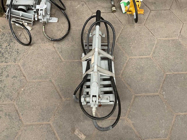 Tuxco hydraulic tire constrictor - afbeelding 2 van  3