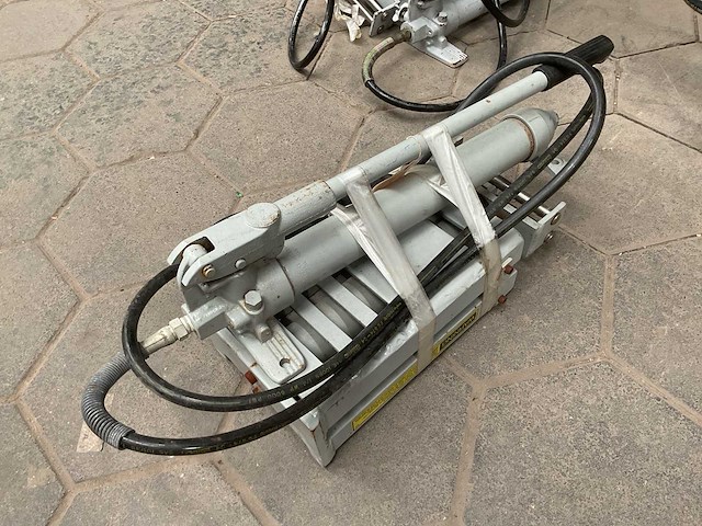 Tuxco hydraulic tire constrictor - afbeelding 3 van  3