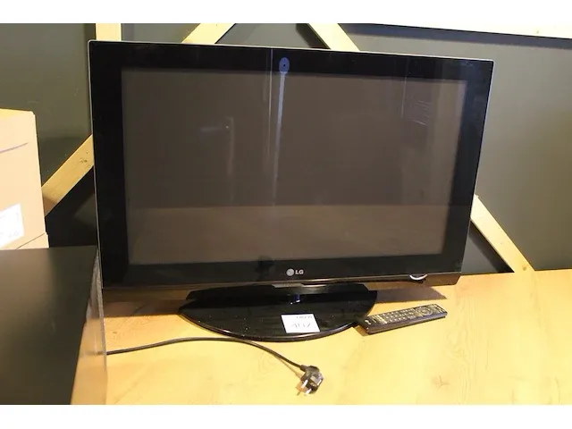 Tv lg, 39 inch, met afstandsbediening - afbeelding 1 van  2
