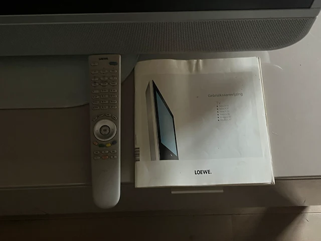 Tv loewe modus l42 met afstandsbediening. inclusief humax decoder irhd-5000c met afstandsbediening - afbeelding 3 van  3