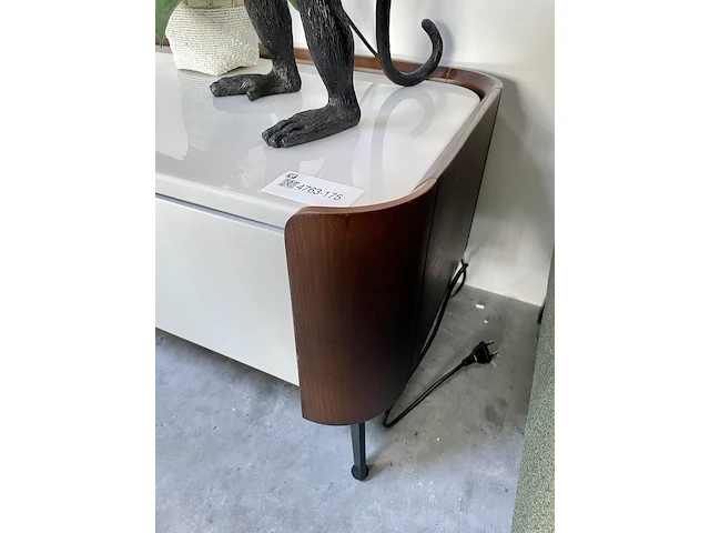 Tv-meubel met wit marmeren blad by italia, walnoot / wit marmer - afbeelding 2 van  10