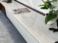 Tv-meubel met wit marmeren blad by italia, walnoot / wit marmer - afbeelding 4 van  10