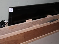Tv philips 56pfl9954h/12 56 inch in houten kist. let op! afstandsbediening ontbreekt. - afbeelding 1 van  2