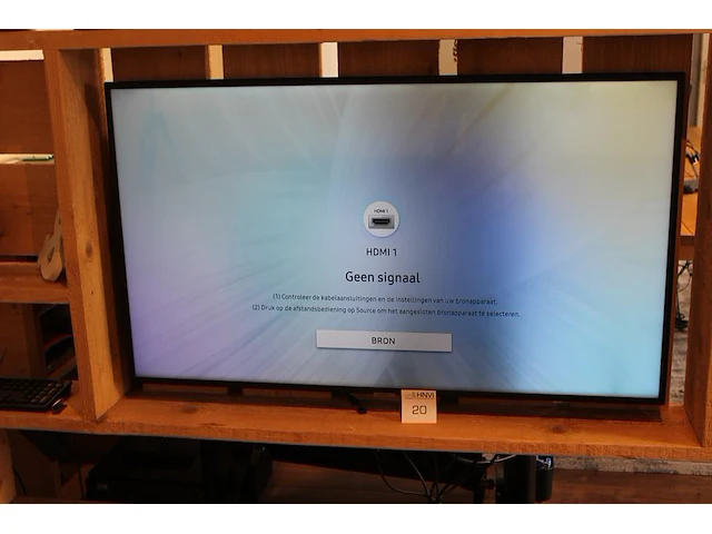 Tv samsung 49 inch met afstandsbediening en wandbeugel. let op lichte verkleuring op gedeelte scherm. - afbeelding 1 van  3