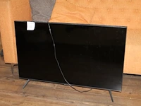 Tv samsung 49 inch op statief met afstandsbediening. - afbeelding 1 van  2