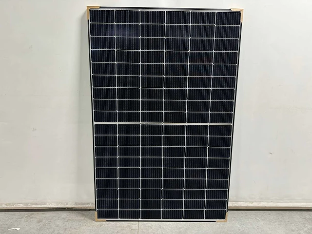 Tw solar - set van 10 black (410 wp) zonnepanelen en 1 solax x1-3.6-t-d omvormer (1-fase) - afbeelding 3 van  12